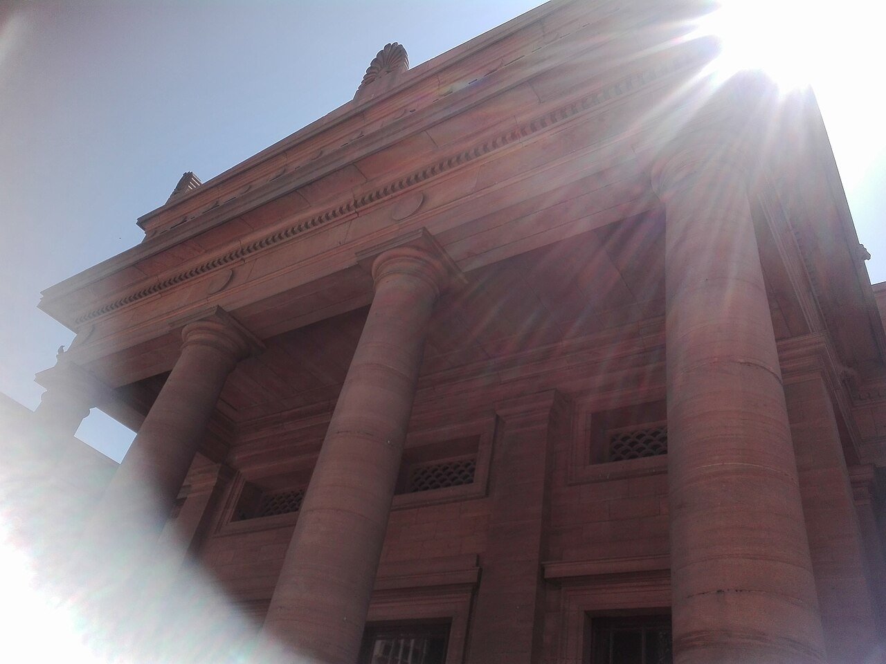 SBP holds policy rate at 11.5pc; reserves climb to $26.77bn, rupee steady near 277