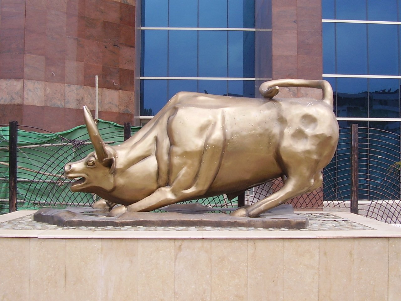 PSX reshuffles KSE-100 index: four companies in, four out from October 1
